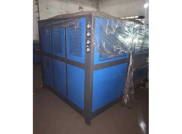 風冷螺杆工（gōng）業冷水機