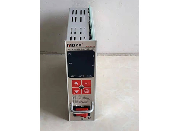 小型（xíng）溫控箱