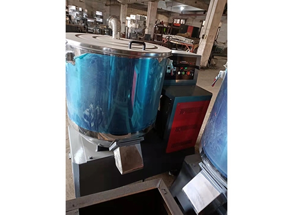 塑料攪（jiǎo）拌機幹燥機