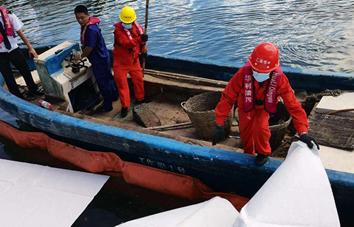 水麵吸(xī)油氈攔油帶特點介紹